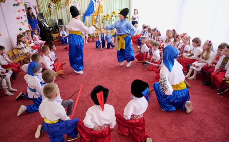  КОЗАЦЬКІ  ЗАБАВИ